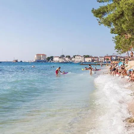 Feriehus Gorgeous In With Wifi Poreč